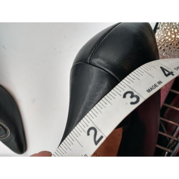 Audrey Brooke Womens Black Leather Heels Pointed Toe 7.5M With Button Detail - Picture 4 of 7